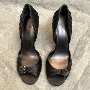 Nine west size 7 peep toe heels